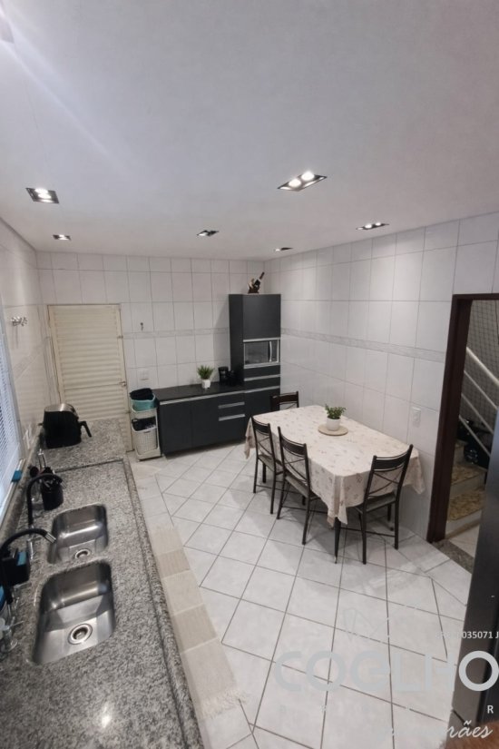 casa-venda-excelente-oportunidade-no-parque-jambeiro-230m&sup2;-4dorms-3-suites-1093150